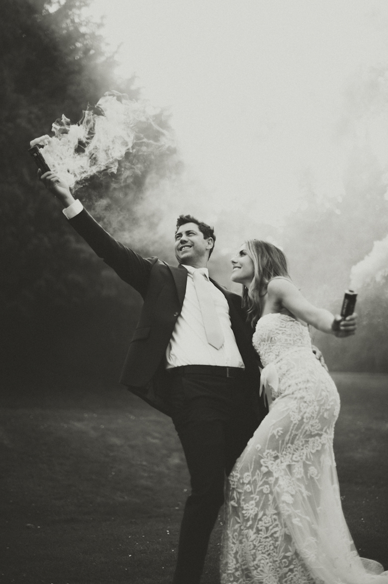 Smoke Bombs - Wedding photo ideas