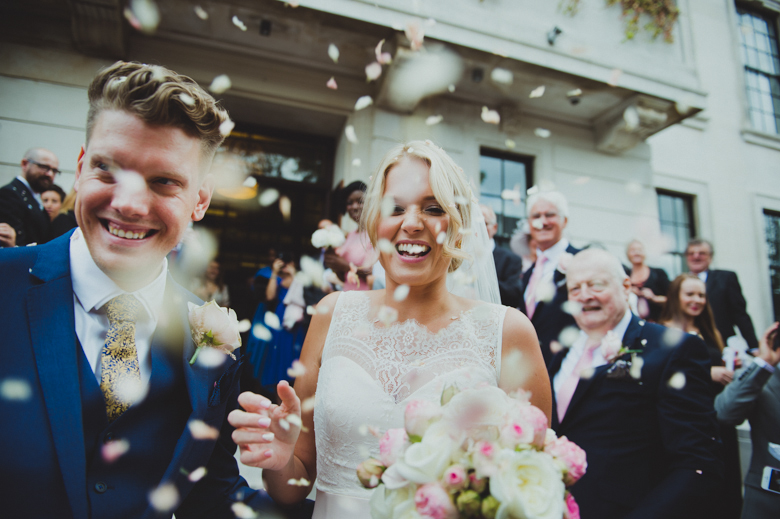 wedding photo ideas - Confetti 