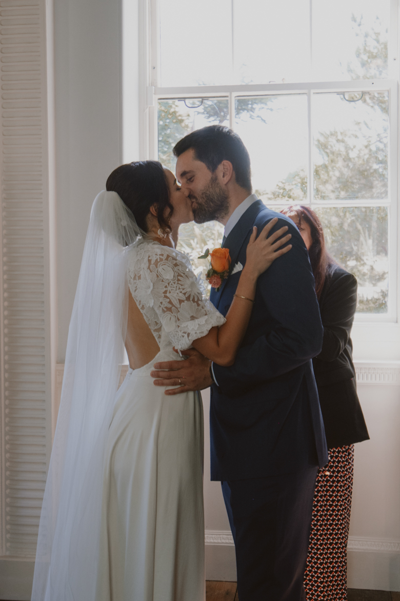 Alternative London Wedding photographer with a natural approach